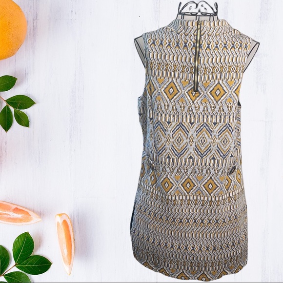 Romeo & Juliet Couture geometric print dress. - Picture 3 of 8